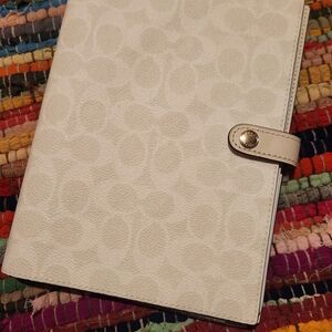 NWT Coach Notebook and Cover In White Signature